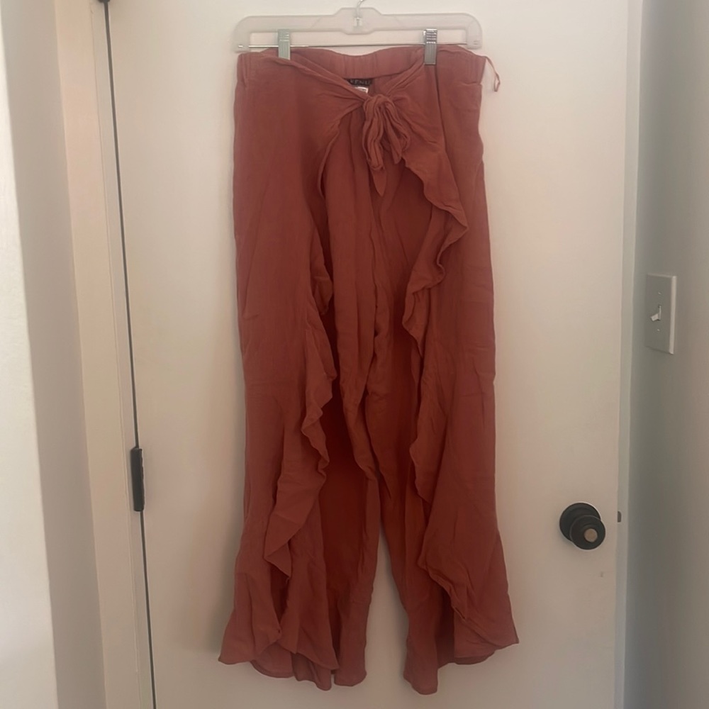 Pink linen pants from Venus- perfect for beach or pool party